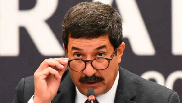 Inhabilitan a Javier Corral por un año tras fallo por enriquecimiento ilícito