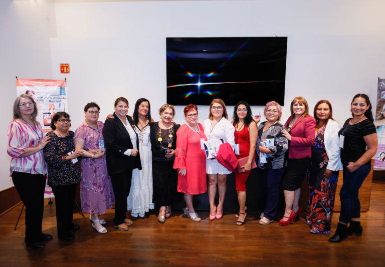 Fortaleza Femenina: La Presentación del Libro ‘Latinas 100’ en el Congreso de Sonora