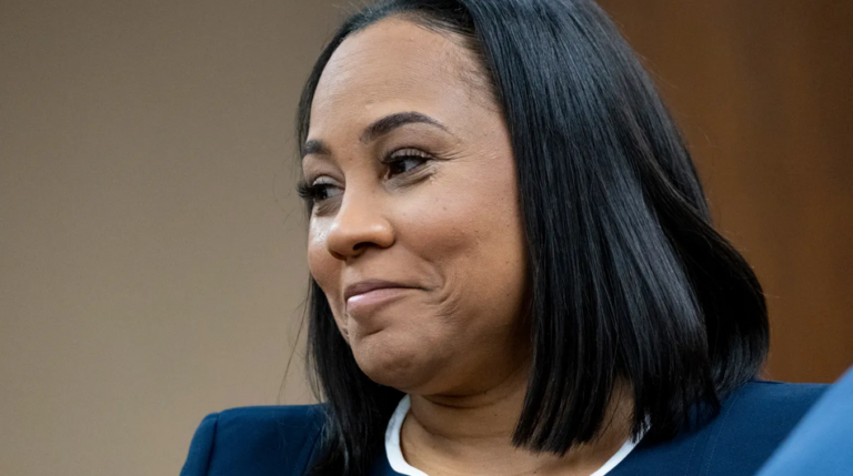 Fani Willis Renueva la Carga: Seis Cargos en el Caso Trump en Georgia