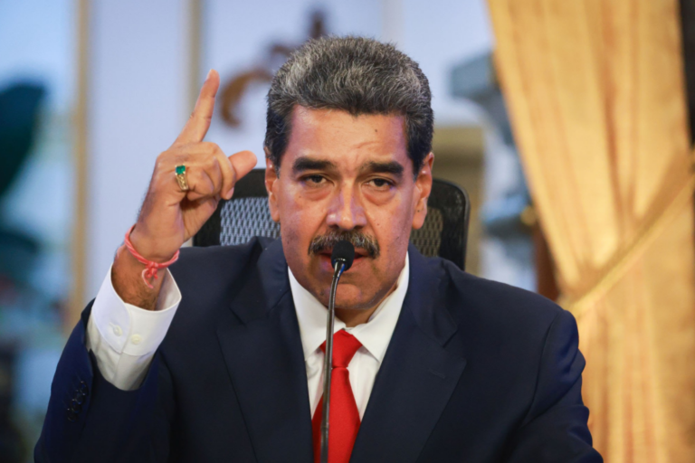 Maduro Anuncia Reforma Constitucional para Fortalecer la Democracia en Venezuela