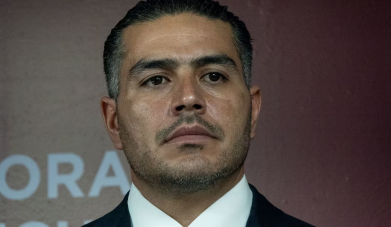 𝗟𝗮 𝗘𝘀𝘁𝗿𝗮𝘁𝗲𝗴𝗶𝗮 𝗱𝗲 𝗦𝗲𝗴𝘂𝗿𝗶𝗱𝗮𝗱 𝗗𝗲𝗯𝗶𝗹𝗶𝘁𝗮 𝗮𝗹 𝗖𝗮́𝗿𝘁𝗲𝗹 𝗱𝗲 𝗦𝗶𝗻𝗮𝗹𝗼𝗮: 𝗢𝗺𝗮𝗿 𝗚𝗮𝗿𝗰𝗶́𝗮 𝗛𝗮𝗿𝗳𝘂𝗰𝗵