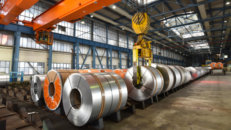 Aranceles al Acero y Aluminio: La Estrategia Proteccionista que Reconfigura el Comercio Global