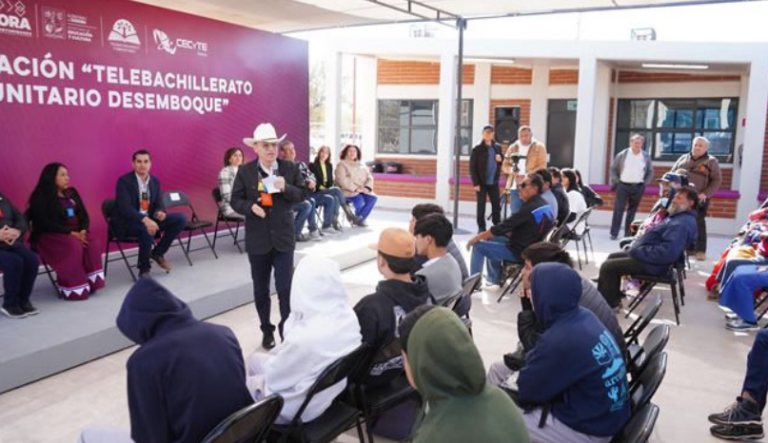 Gobernador Alfonso Durazo impulsa la educación indígena con donación de 698 libros en Desemboque, Sonora