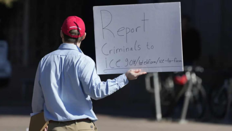 Denuncias contra indocumentados: polémica en ASU por campaña de grupo republicano