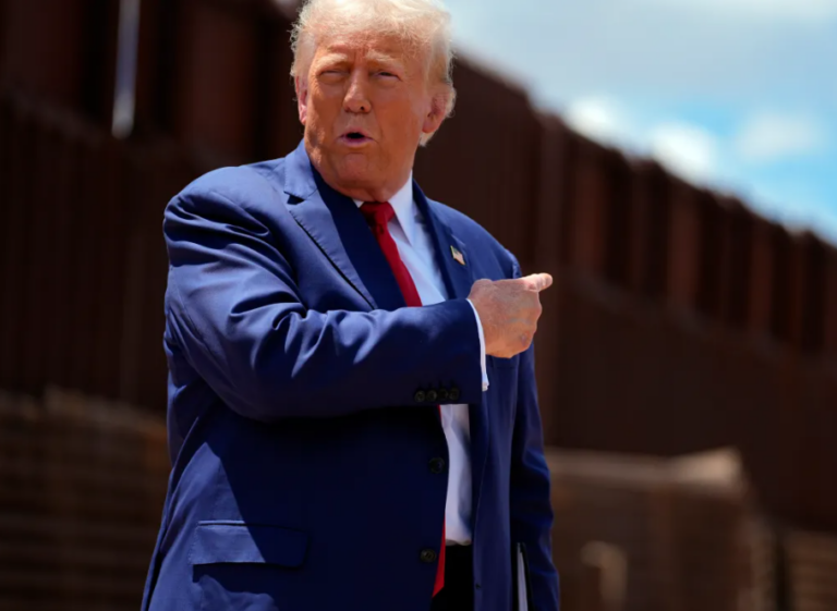 Trump llama ‘monstruos’ a deportados a El Salvador y agradece a Bukele