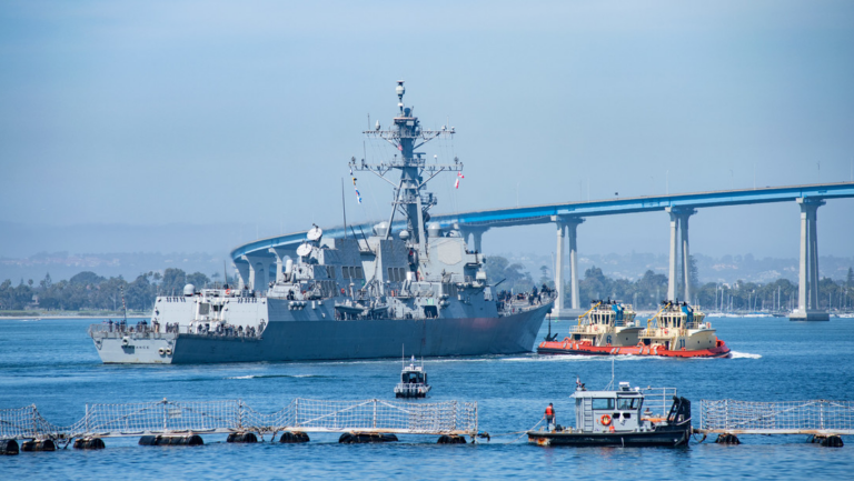 EE.UU. despliega destructor USS Spruance para reforzar seguridad en frontera marítima con México