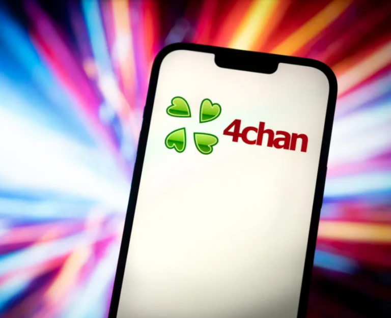 El legado tóxico de 4chan: De los memes de gatos al extremismo global