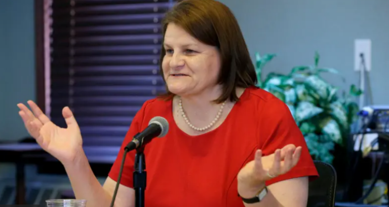 Jueza de Wisconsin arrestada por ayudar a inmigrante indocumentado a evitar detención