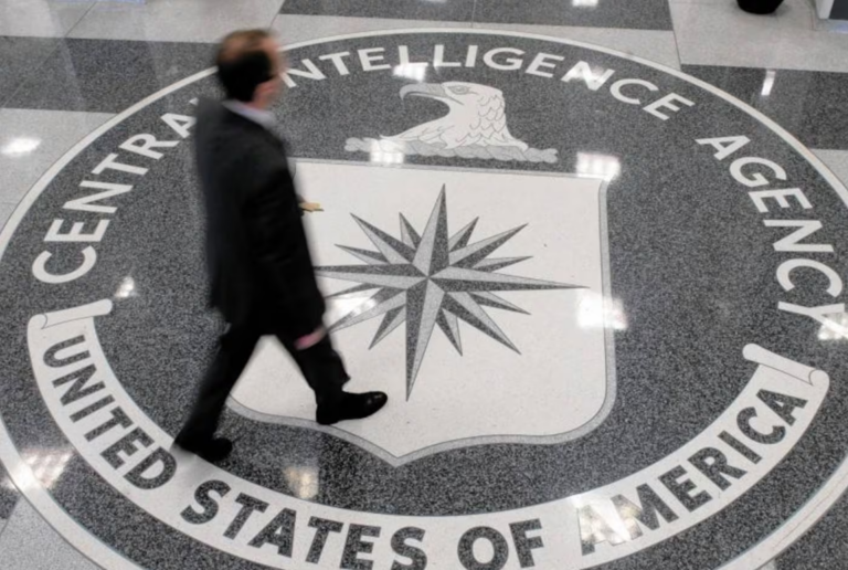 Un exagente de la CIA afirma que EE.UU. ha recuperado 10 naves extraterrestres en 85 años