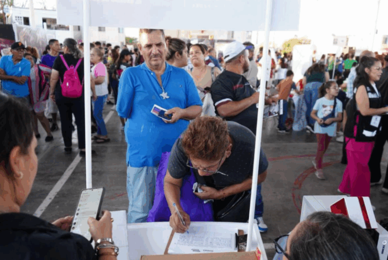 Sonora Atiende lleva servicios gratuitos a colonias con éxito rotundo