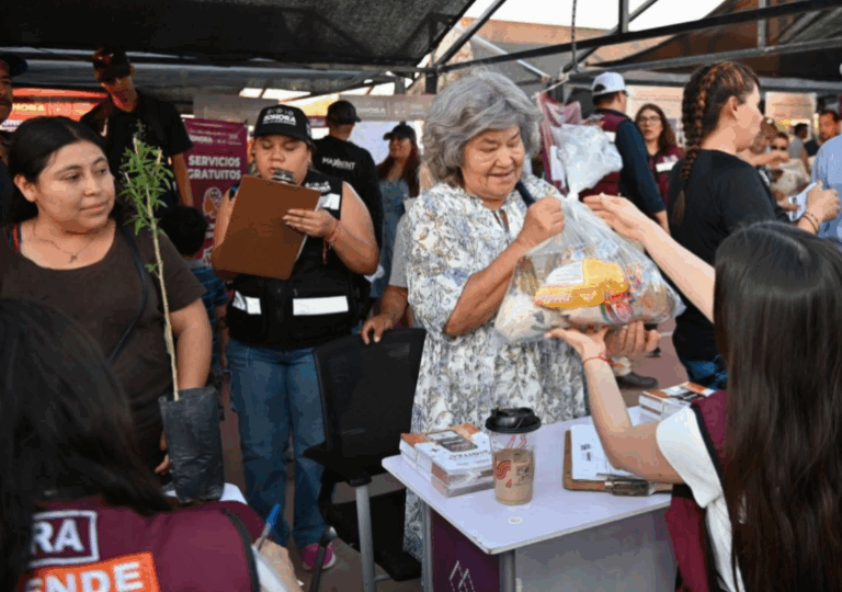 Sonora Atiende transforma parque en centro de servicios gratuitos para la comunidad