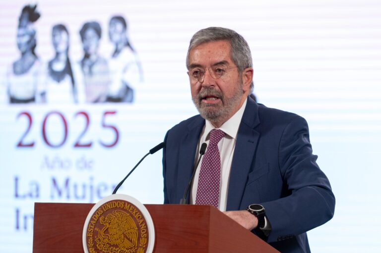 México simplifica trámites para migrantes que regresan de EU con nuevo modelo consular