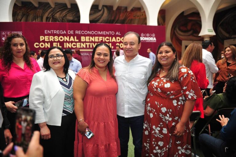 Gobernador Durazo cumple con aumento salarial del 10% para maestros de Sonora