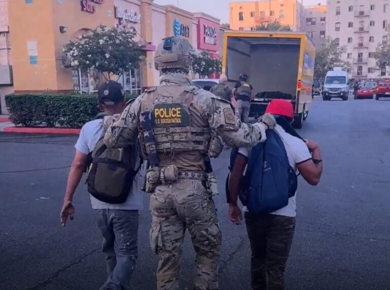 Redada en Los Ángeles deja 16 detenidos; Consulado mexicano en alerta