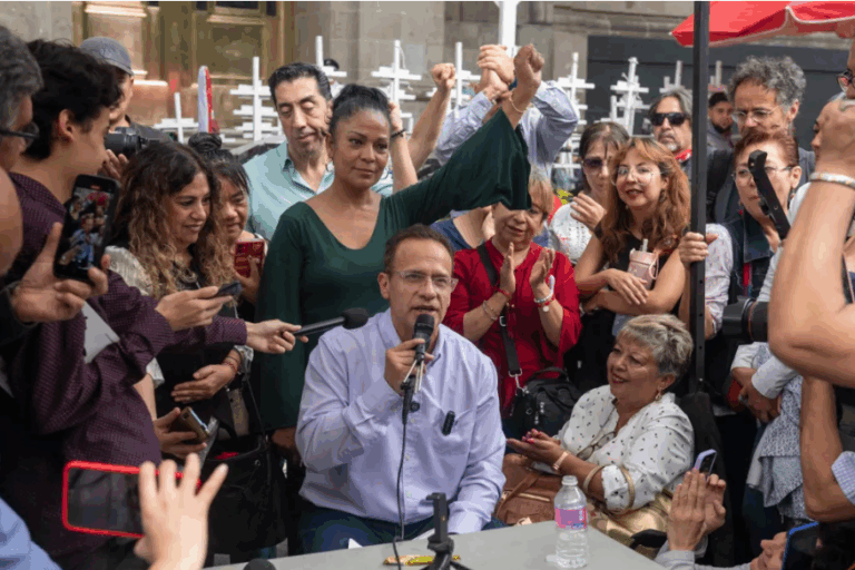 Israel Vallarta, libre tras 20 años sin sentencia, se convierte en voz de los injustamente encarcelados