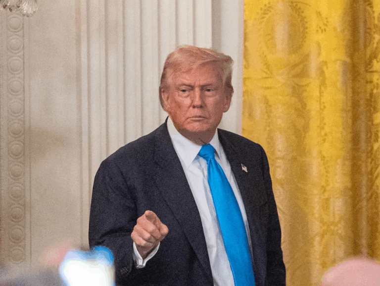 Trump despliega Guardia Nacional en Washington y compara su violencia con CDMX