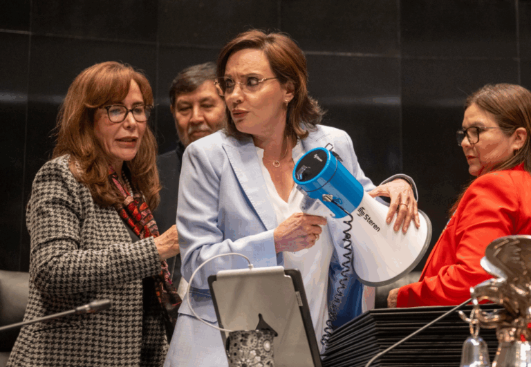Sheinbaum Compara a Lilly Téllez con los Conservadores que Buscaron un Emperador Extranjero