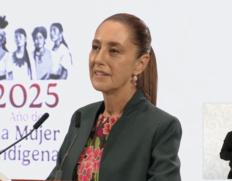 Sheinbaum Enfrenta el ‘Milagro Mexicano’ al ‘Plan México’: Crecimiento con Justicia Social vs. Autoritarismo