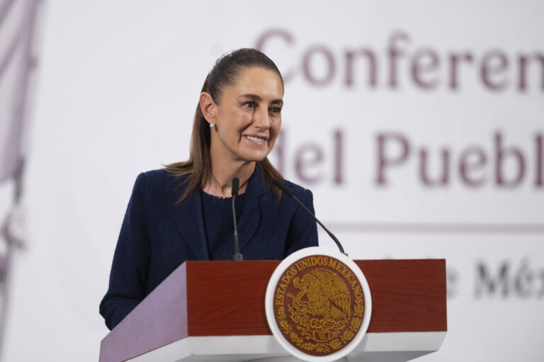 Sheinbaum Se Burló de Salinas Pliego por Multa en EU y Le Exigió Pagar sus Deudas