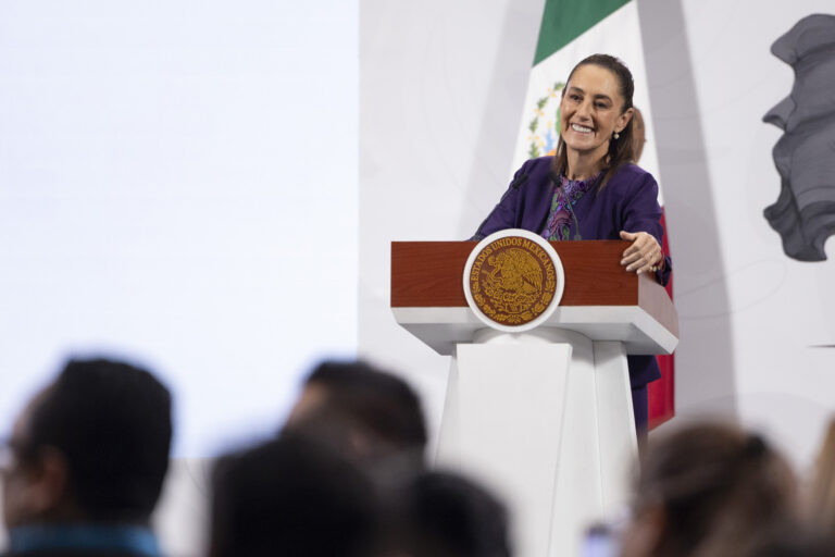 Sheinbaum defiende la Mañanera como pilar de la democracia mexicana