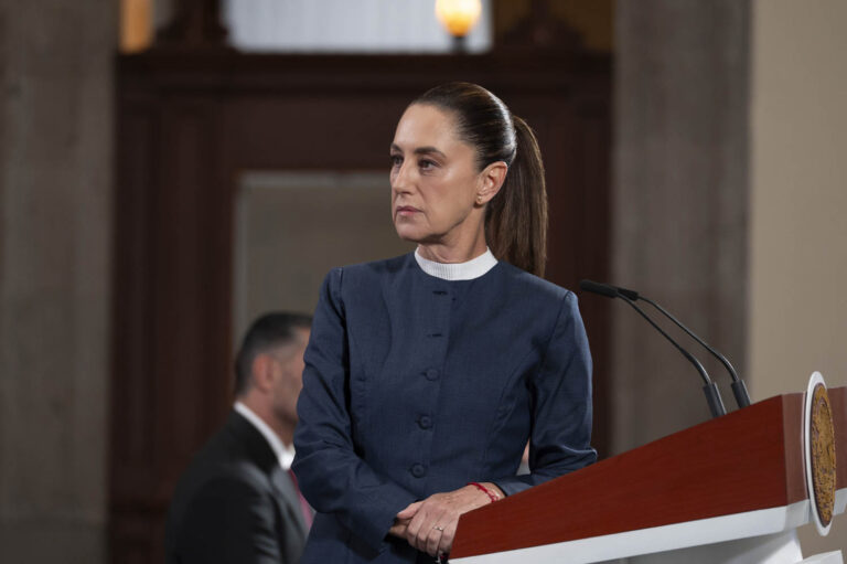 Sheinbaum acusa a Salinas Pliego: politiza crimen para evadir impuestos