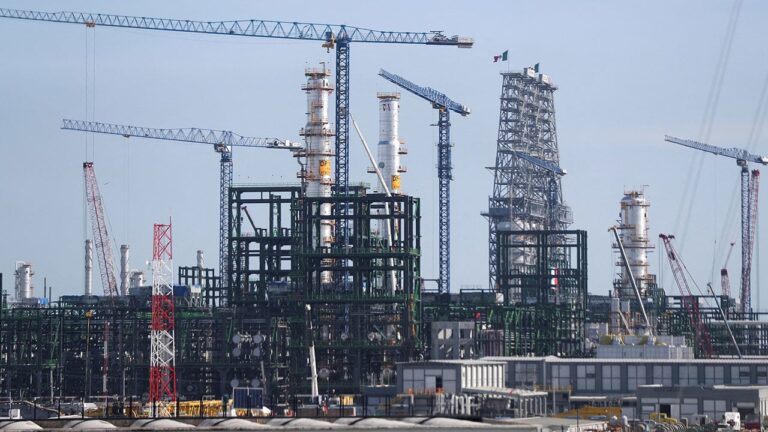 Refinería Olmeca de Pemex Alcanza Producción Récord con 192 Mil Barriles Diarios