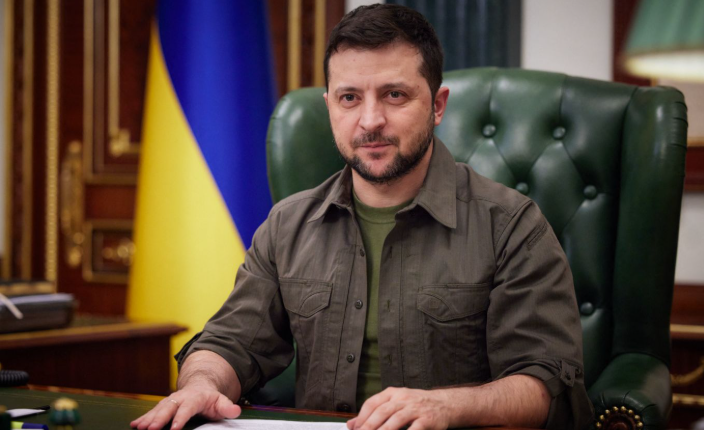 Escándalo de Corrupción en Ucrania: Hallan Millones en Efectivo y Chalecos Antibalas Defectuosos en Círculo de Zelenski