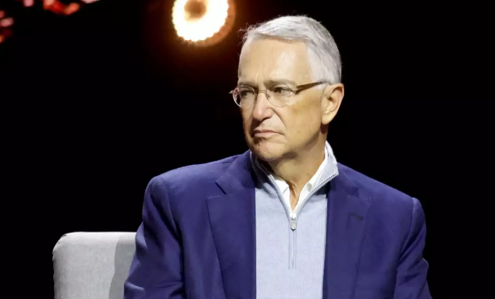 El Juez que Puso Límites al Espionaje Corporativo: Salinas Pliego Amonestado en Londres