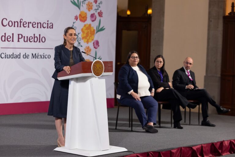 Sheinbaum sella pacto histórico: mejor precio al maíz con apoyo tripartita