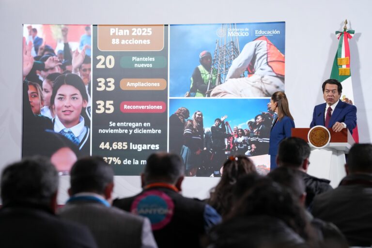 México Supera Meta Educativa: 140,000 Nuevos Lugares en Media Superior y 13 Millones de Becados