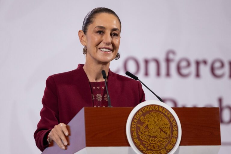 México impulsa la educación pública: cero recortes y el mayor centro de IA gratuito en América Latina