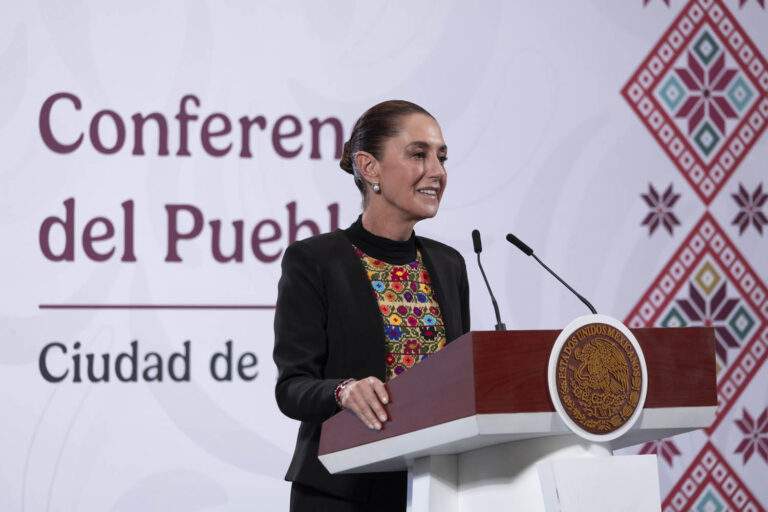 Sheinbaum Afirma que su Gobierno es Solido y No Requiere el Regreso de AMLO a la Política.