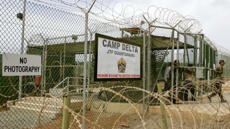 Maduro detenido y trasladado a Guantánamo antes de ser juzgado en EE.UU.