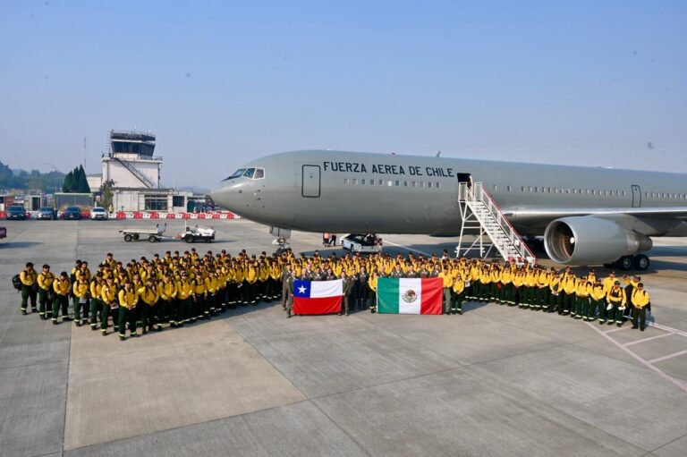 Chile Recibe el Apoyo de 145 Héroes: Brigadistas Mexicanos Llegan a Combatir los Devastadores Incendios.