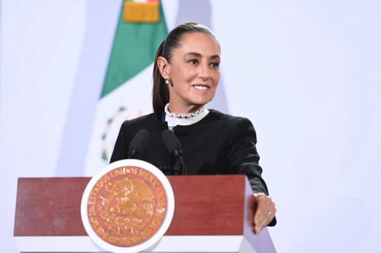 Sheinbaum exhibe sobrecostos y mala planeación del Tren Insurgente en el gobierno de Peña Nieto