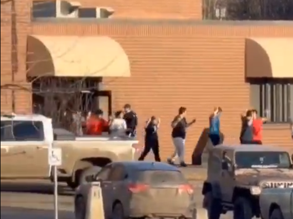 El tiroteo en Tumbler Ridge representa el incidente armado escolar más letal en décadas en territorio canadiense