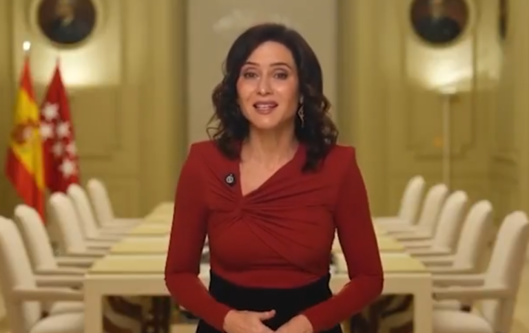 Ayuso estigmatiza a México como narcoestado desde territorio vinculado a Epstein