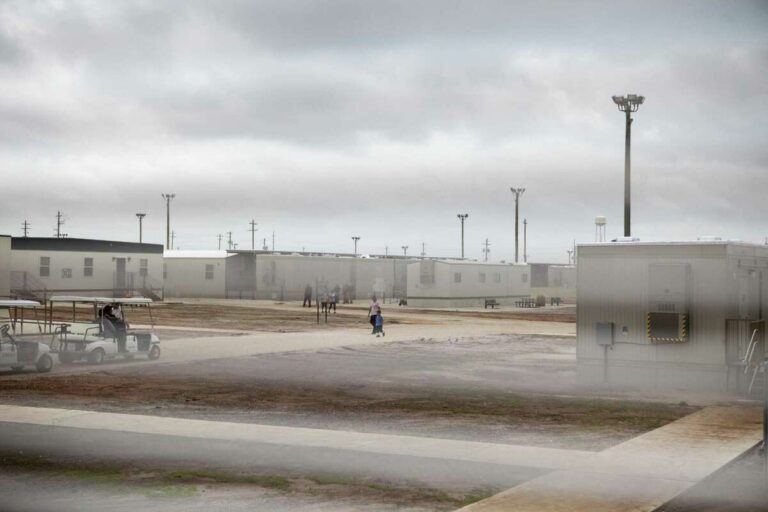 Sarampión en centro de detención migrante de Texas: 1,200 personas bajo cuarentena