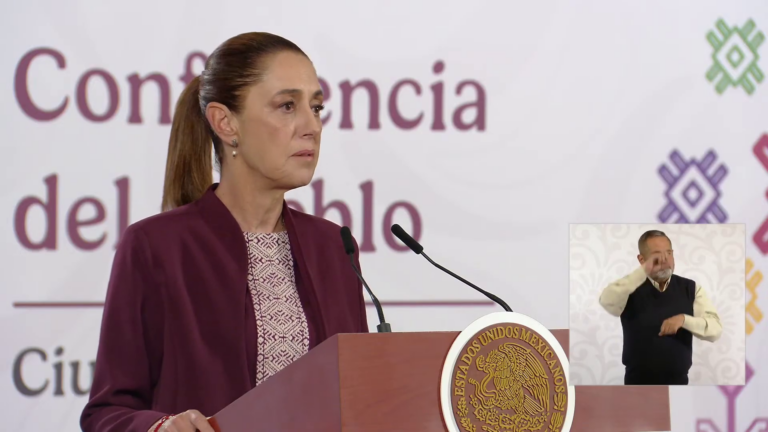 Sheinbaum rechaza narrativa de traición tras relevo en materiales educativos