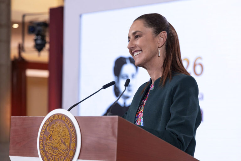Sheinbaum exhibe a Alito Moreno y Lilly Téllez: “Cada tercer día van a EU a hablar mal de México”.