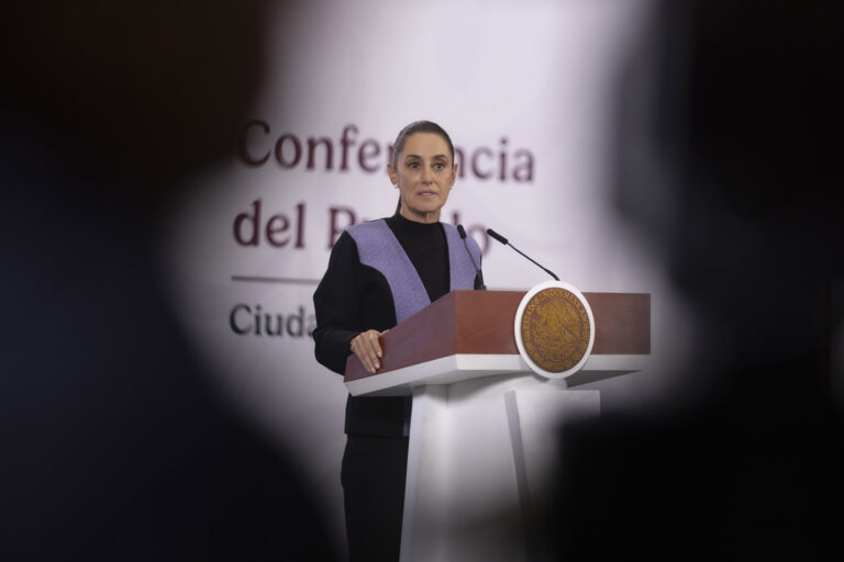 Sheinbaum desmonta a Greenpeace: el mapa del derrame era una mentira