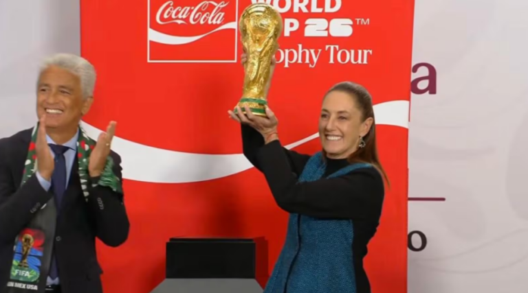 La Copa del Mundo toca tierra mexicana: Sheinbaum recibe el trofeo en Palacio Nacional a 100 días del inicio