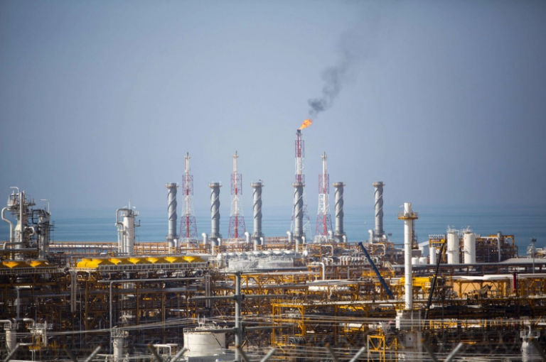 Israel bombardea el megayacimiento de gas de Irán y desata advertencia de Teherán a sus vecinos: evacúen.