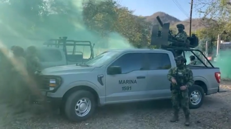 Marina despliega megaoperativo en Sinaloa: cercan El Álamo, cuna del “Mayo” Zambada, y detienen a dos personas.