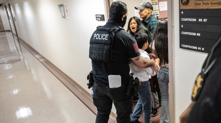 11 mil niños separados de sus padres: el costo oculto de las redadas de Trump