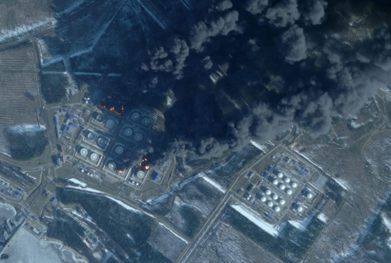 Ucrania incendia un depósito de combustible ruso a 50 km de Finlandia