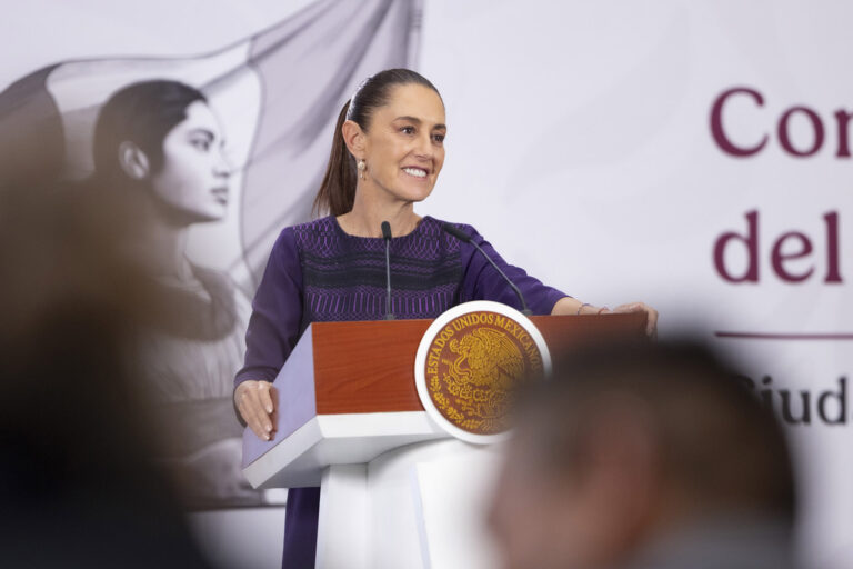 Sheinbaum blinda a Alcalde: “La invité por su honestidad y amor al pueblo”
