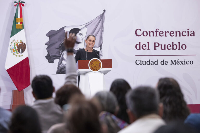Gobierno y banca acuerdan: comisiones de combustibles caen para abaratar diésel y gasolina