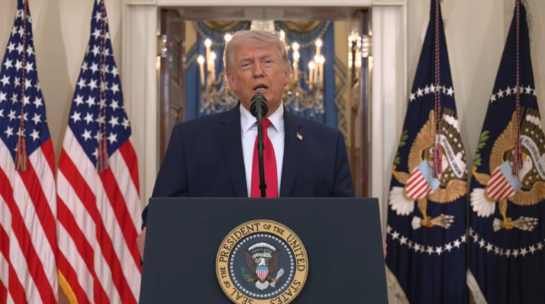 Trump destruye el puente más grande de Irán y amenaza con “edad de piedra”