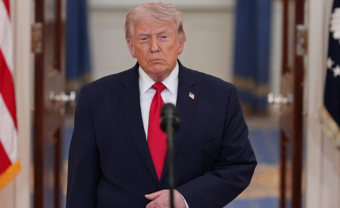 “Me llevaría el petróleo”: Trump amenaza con quedarse con el crudo de Irán y arrasar su infraestructura